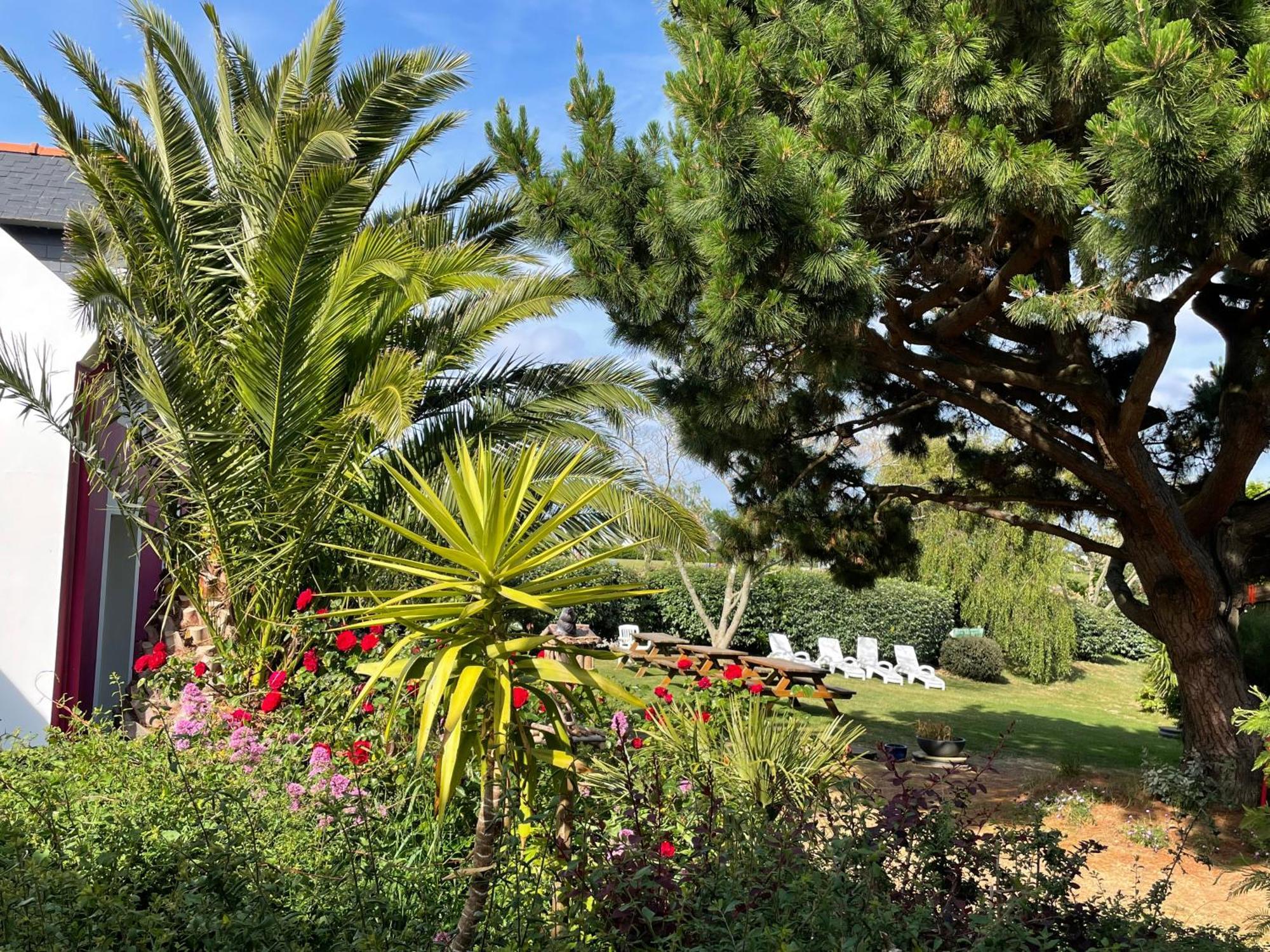 Hotel Aux Tamaris Sauzon Exterior photo